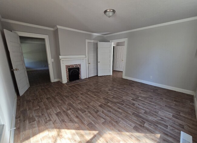 Building Photo - 828 Grady St