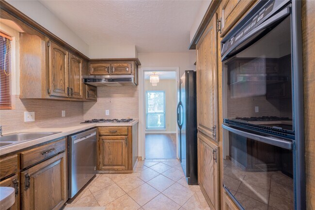 Building Photo - 9202 Benning Dr