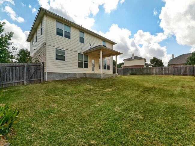 Building Photo - 1412 Briar Hill Dr