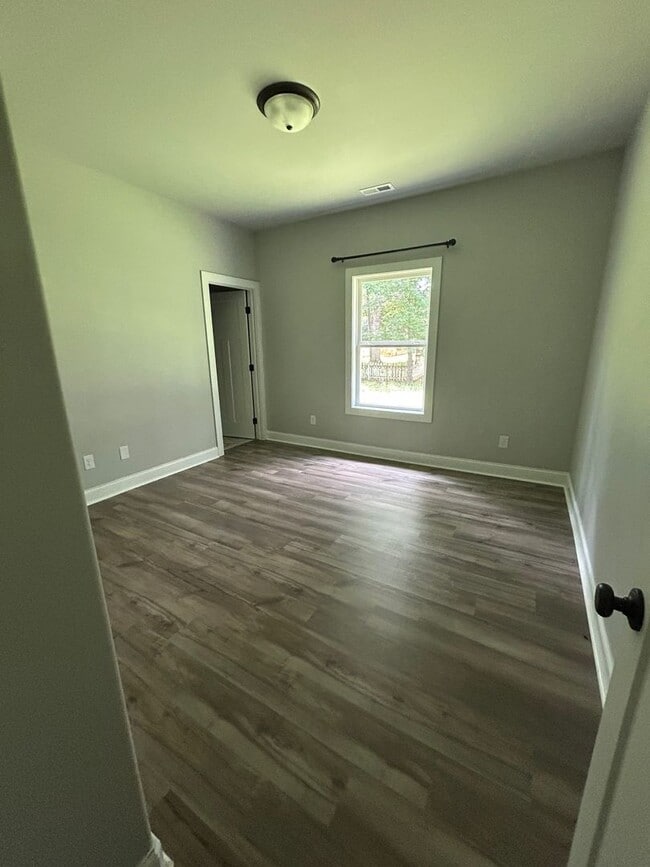 Building Photo - 207 Dawn Dr