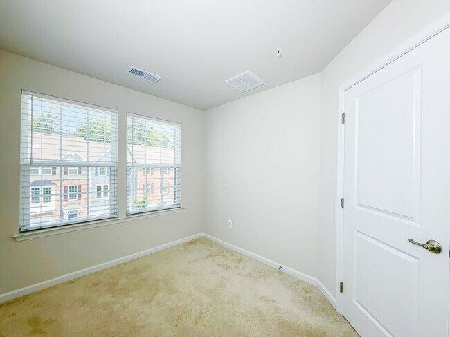 Building Photo - 72 Caswell Dr