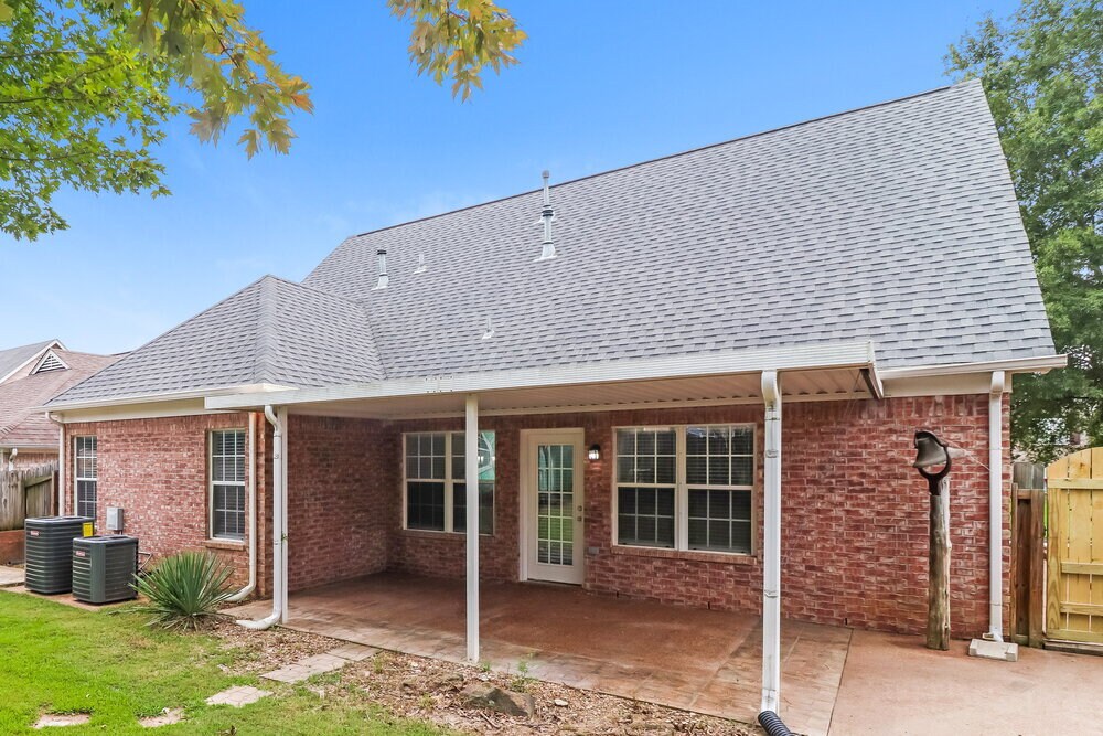 Building Photo - 205 Magnolia Garden Ln