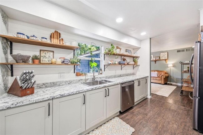 Building Photo - 8619 Veridian Dr