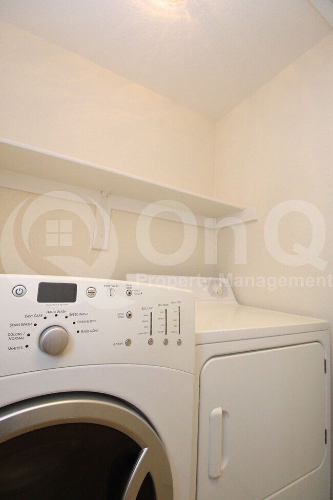 Building Photo - 2316 E Kelton Ln