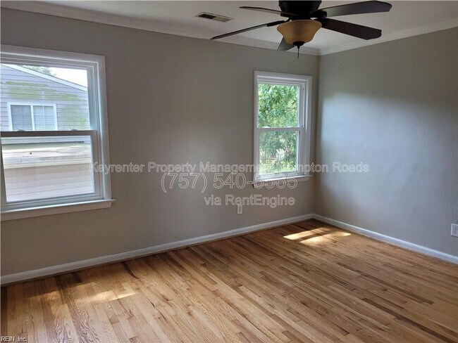 Building Photo - 1289 River Oaks Dr