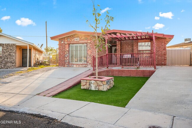 Building Photo - 13475 Sunset Hills Dr