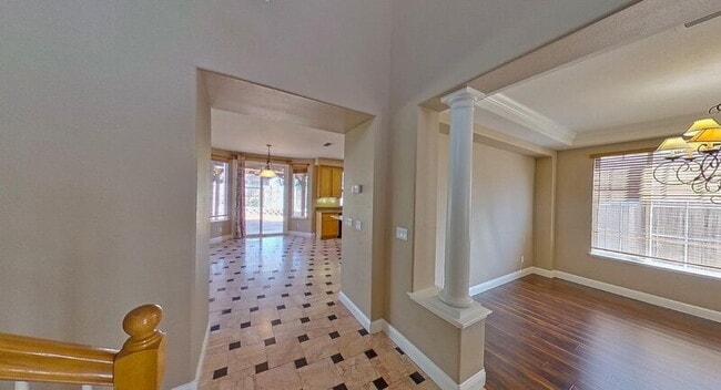 Building Photo - 1692 Woodhaven Cir