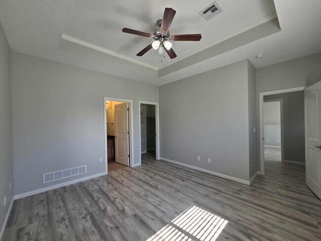 Building Photo - 410 Michael's Ct