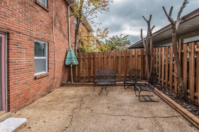 Building Photo - Coming soon! Nice remodel of townhouse Con...