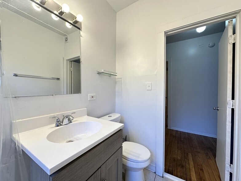 Building Photo - 7149 S Constance Ave