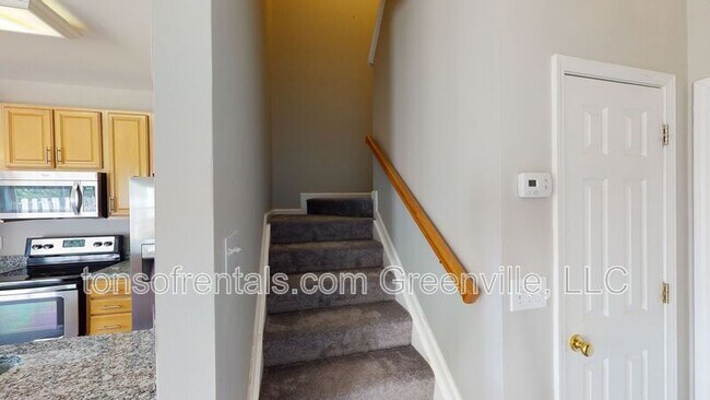 Building Photo - 524 Cliffview Ct