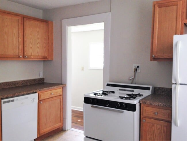 Building Photo - 362 Oldham Ave