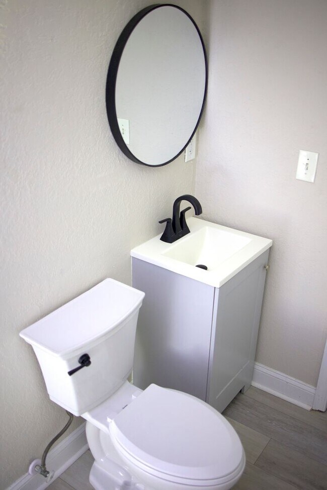 Building Photo - Spacious Clearwater Home with Modern Comforts with Private Backyard! 2bed | 1Bed