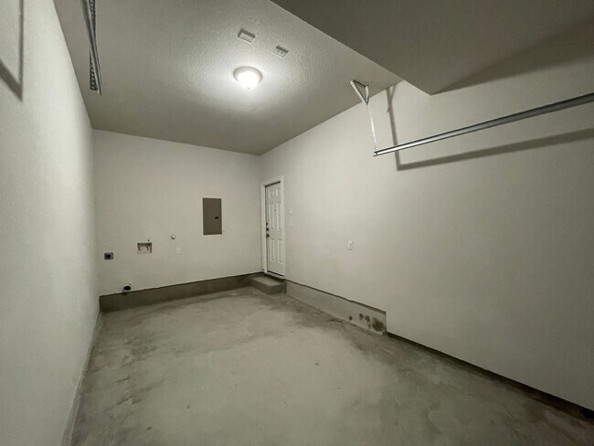 Building Photo - 7311 Colina Way