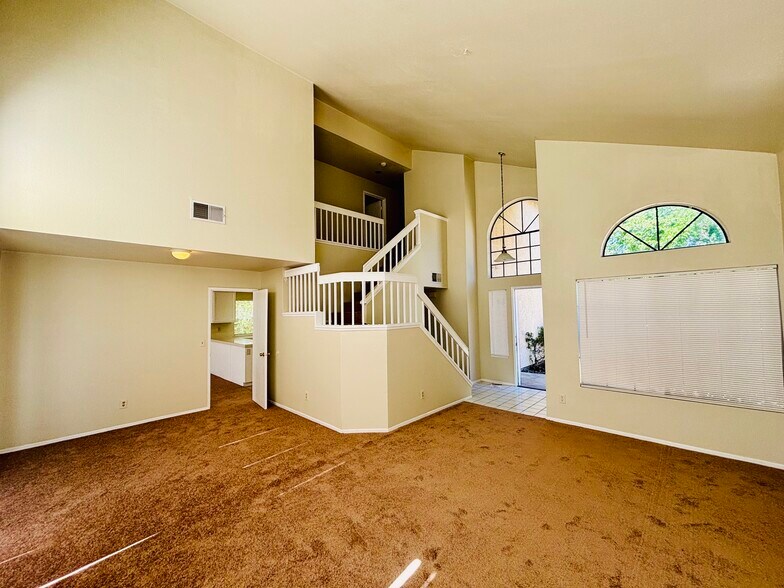 Building Photo - 36905 Pond Ave