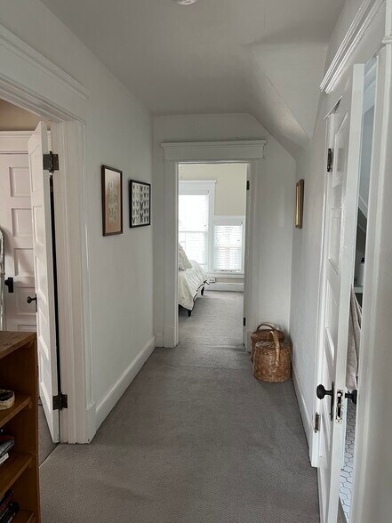 Building Photo - 2555 Emerson Ave S