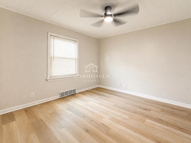 Building Photo - 129 Idlewild St