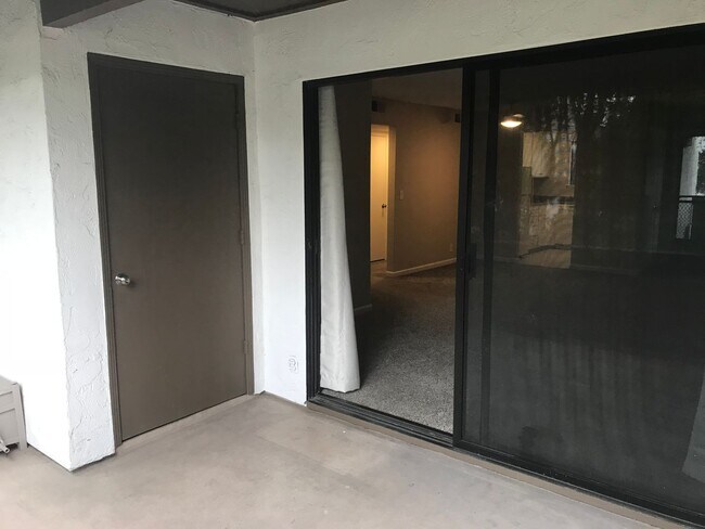 Building Photo - Available NOW! 2 Bedroom Condominium with ...