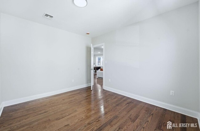 Building Photo - 46 Eppirt St