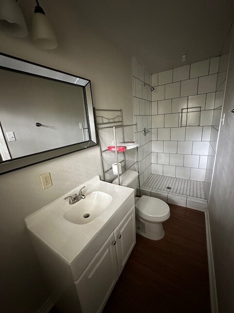 Building Photo - 801 Old Orchard Dr