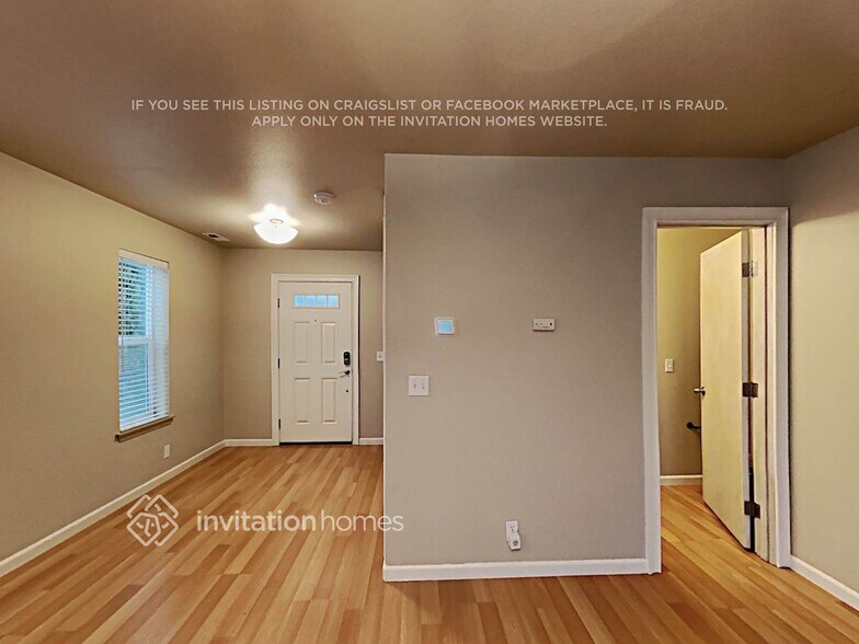 Building Photo - 17504 14th Dr SE