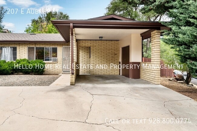 Building Photo - 207 E Aubrey St