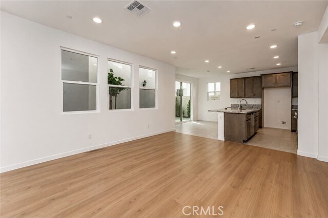 Building Photo - 26149 W Park Ave