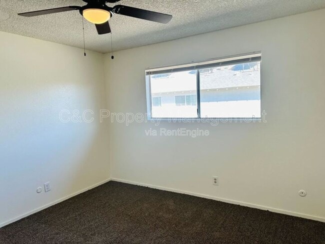 Building Photo - 1668 W Ashlan Ave