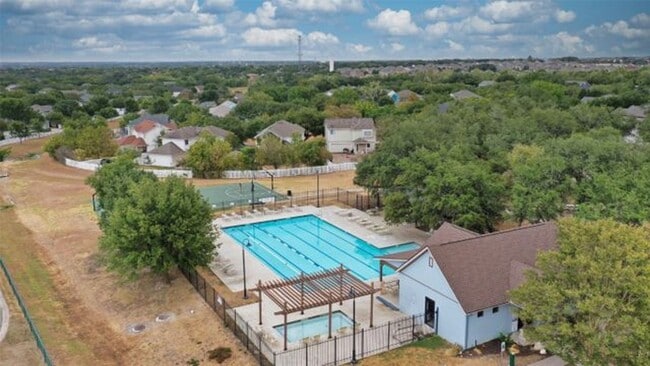 Building Photo - Enchanting 4 Bedroom home located in Plum Creek!