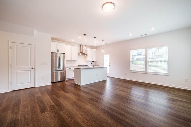 Building Photo - 838 Oak Center Dr