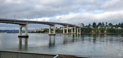 Building Photo - Breath Taking View Of The Manette Bridge