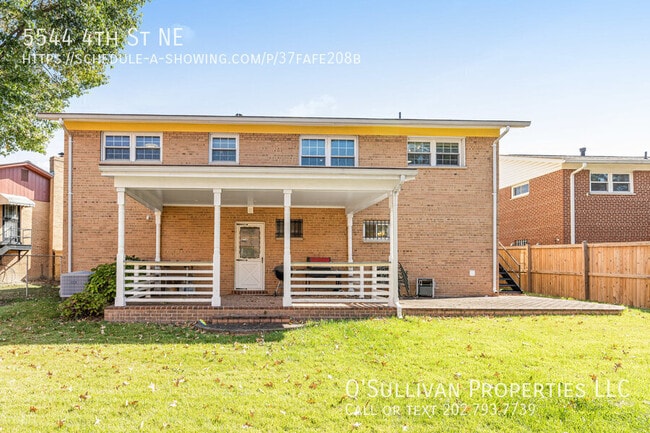 Building Photo - 5544 4th St NE