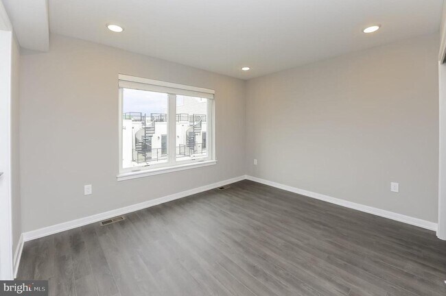 Building Photo - 726 N 19th St