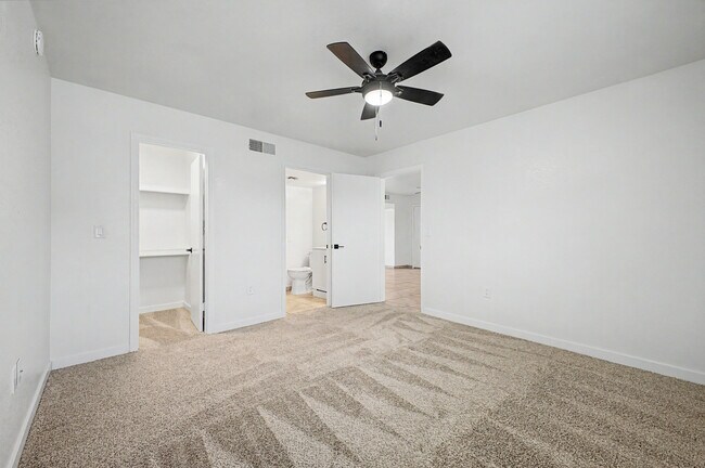 Building Photo - 16624 E Palisades Blvd