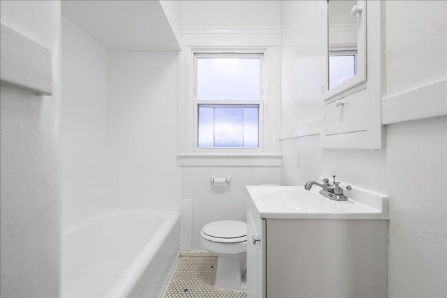 Building Photo - 2134-2138 Clinton Ave