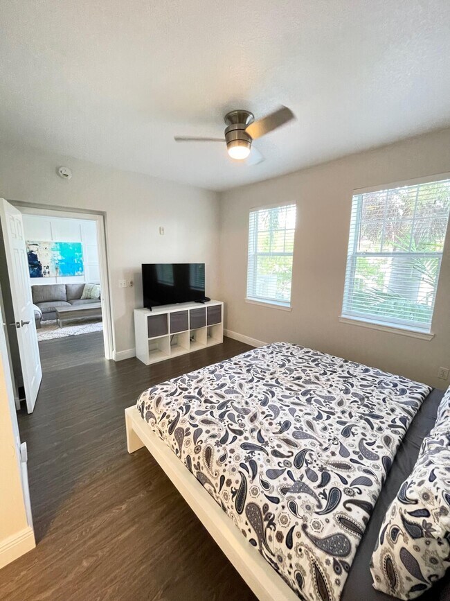 Building Photo - 276 Murcia Dr
