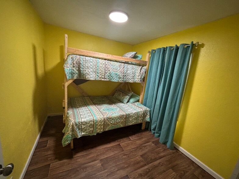 Building Photo - 4099 Shark St