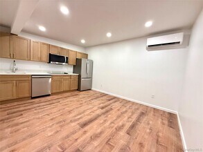 Building Photo - 728 US-6