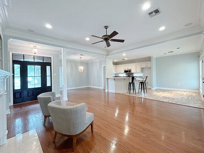Building Photo - 3919 Meadow Ridge Dr