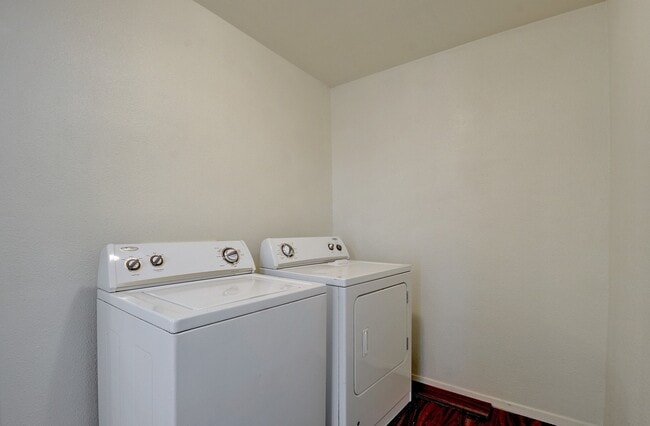 Building Photo - 129 Coleman St