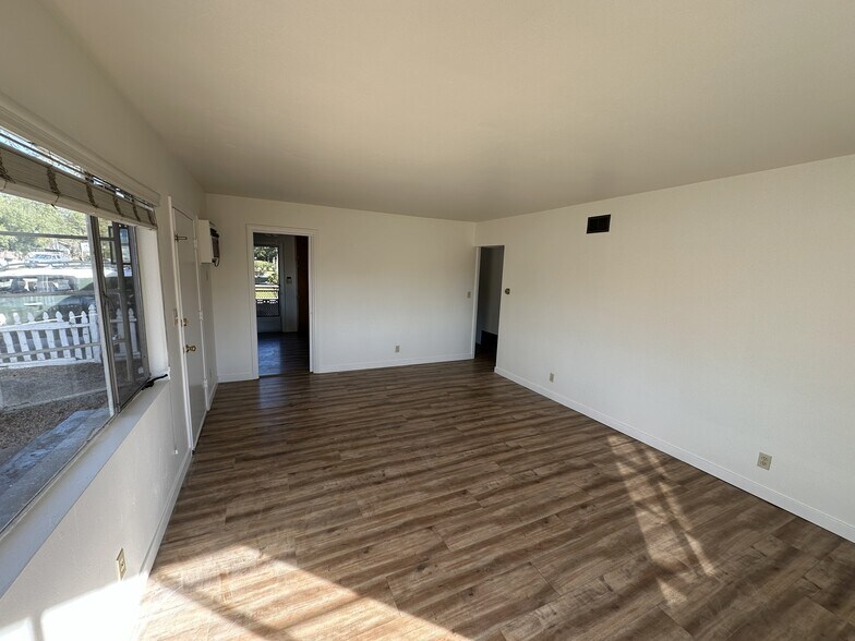 Building Photo - 1160 Chestnut St