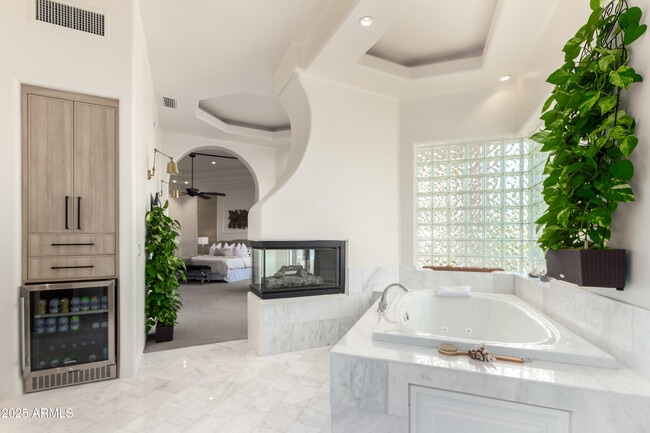 Building Photo - 6900 E Ironwood Dr