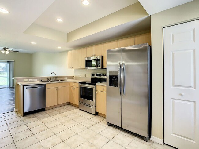 Building Photo - Deep Creek Townhome - Golf Course View (ONE FREE MONTH RENT FOR QUALIFIED APPLICANTS!)