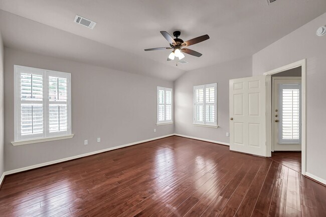 Building Photo - Immaculate April Sound Patio Home 3/2.5/2