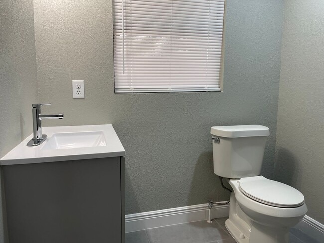 Building Photo - 3 Bed 2 Bath Thonotosassa