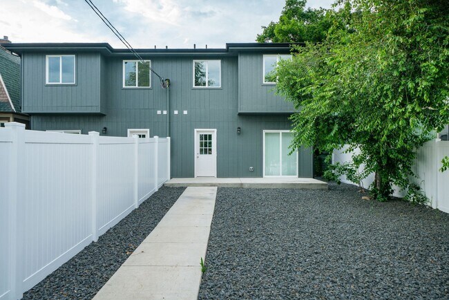 Building Photo - 1113 W Sinto Ave