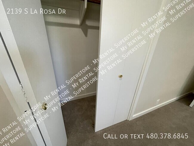 Building Photo - 2139 S La Rosa Dr