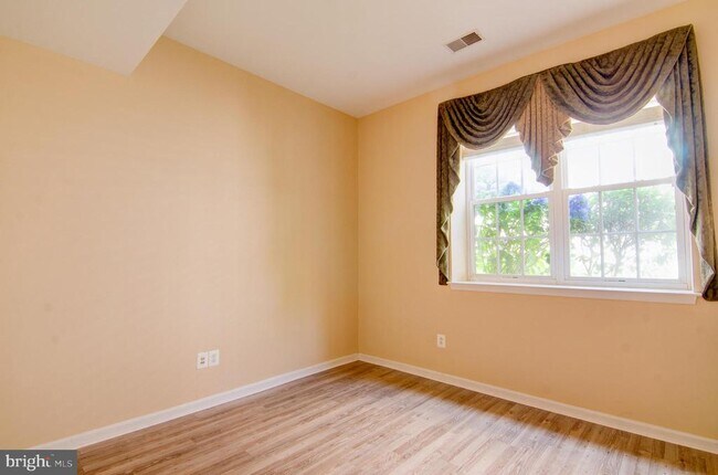 Building Photo - 5861 Governors Hill Dr