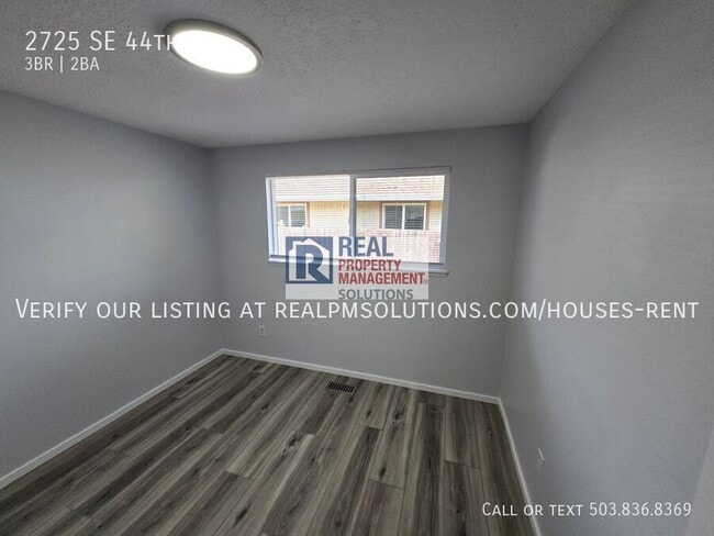 Building Photo - 2725 SE 44th Ct