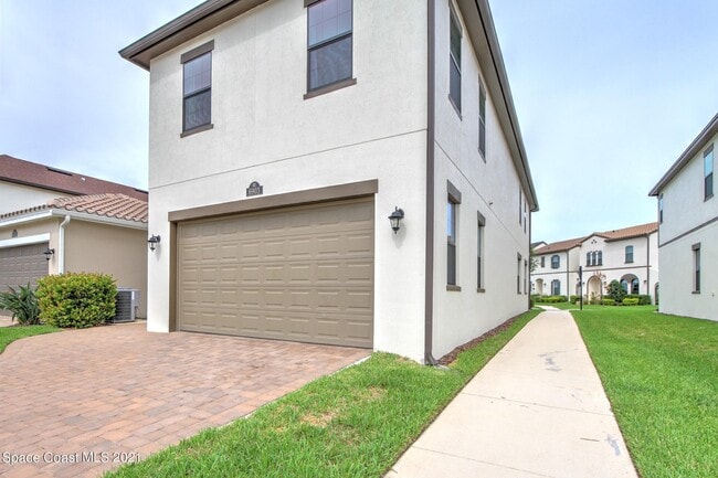 Building Photo - 6903 Vista Hermosa Dr